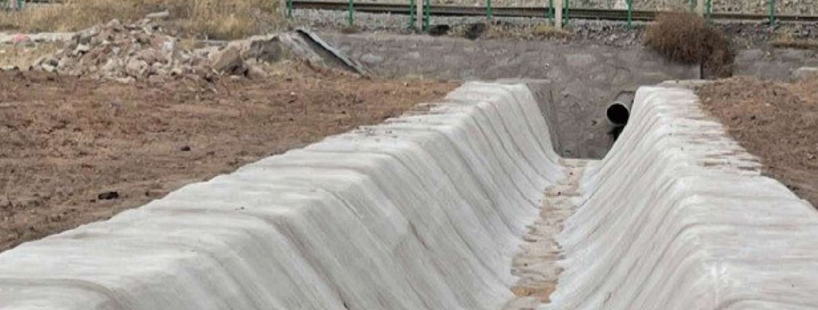 Ditch laid with Swiftcrete concrete blankets